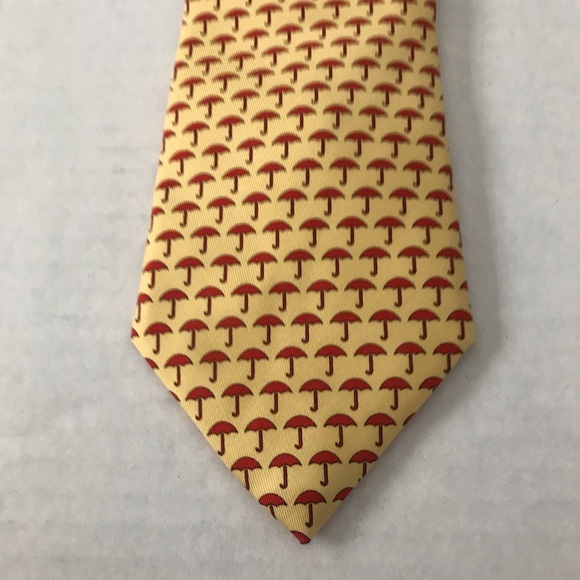 Umbrella Yellow Red Vineyard Vineyard Vines Tie - Picture 7 of 11